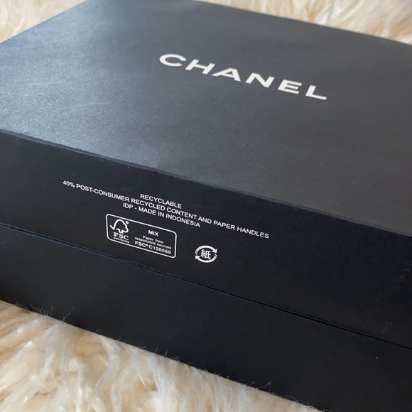 Small chanel paper shopping bag Camilla - Picture 5 of 5